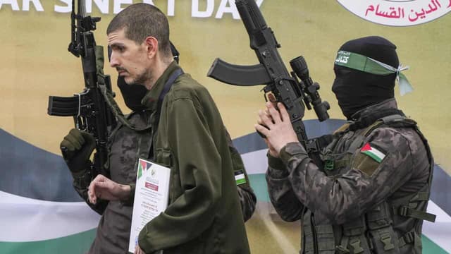 Hamas frees frail Israeli hostages as ceasefire holds