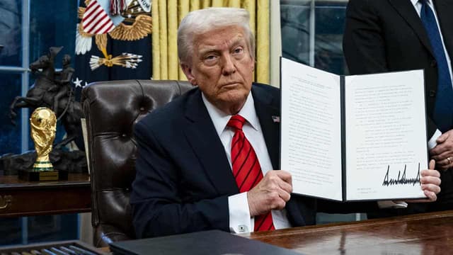 Trump raises steel tariffs, weighs Australia exemption