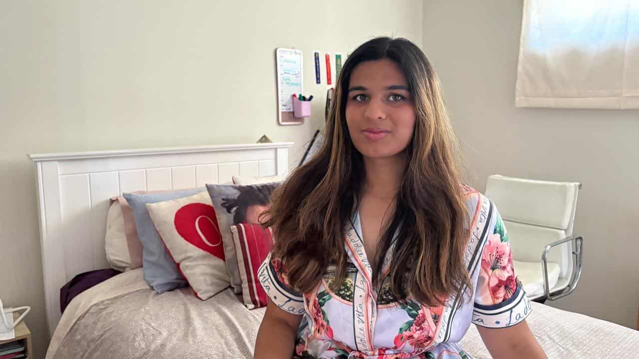 Reason 'lazy' teens can't get up for school revealed