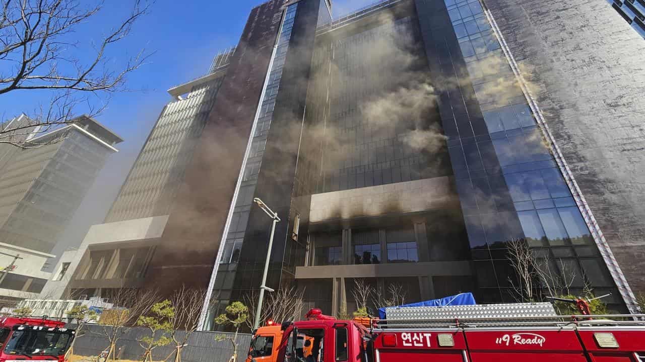 Six dead, 100 evacuated from S Korea construction fire