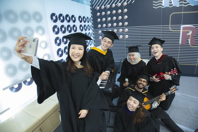 SMU GRADUATES REMAIN HIGHLY EMPLOYABLE AMID CHANGING JOB MARKET