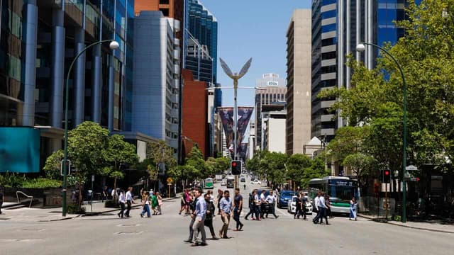 Small business pledge as political parties trade blows