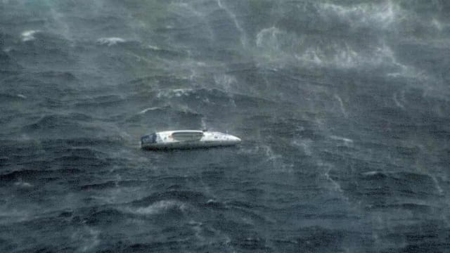 Cyclone-battered rower gets medical treatment