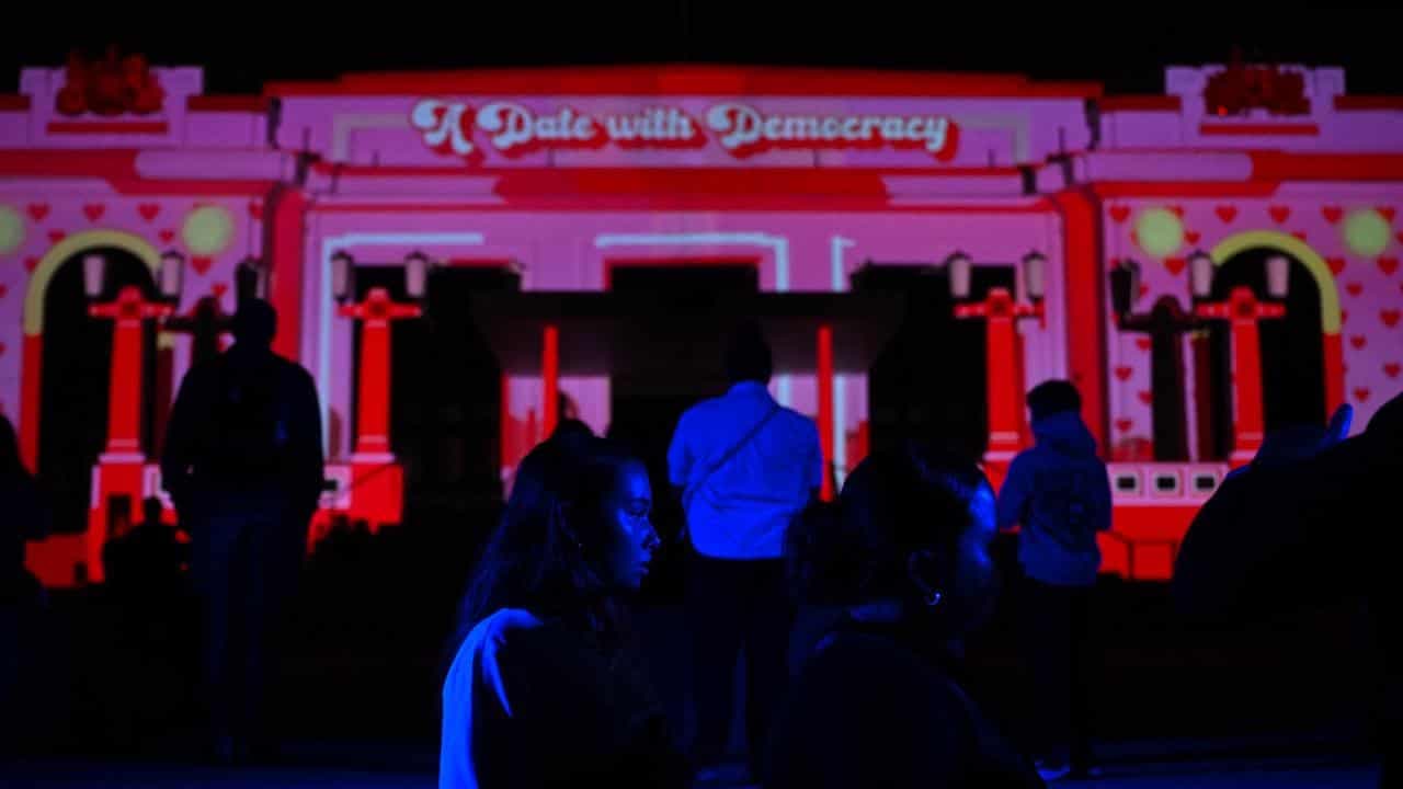 Festival enlivens landmarks of democracy with new hues