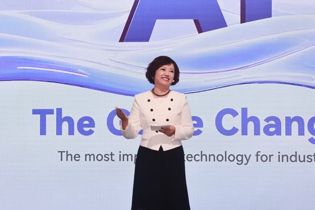 Accelerate AI-Native, Amplify Success: Huawei Cloud Unveiled New Cloud Services and Solutions at MWC 2025