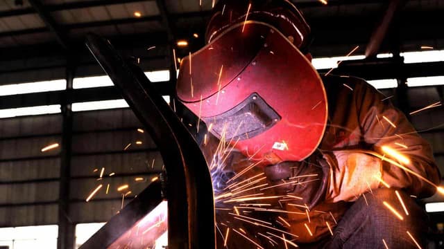 Trump metal tariffs kick in as global trade war looms