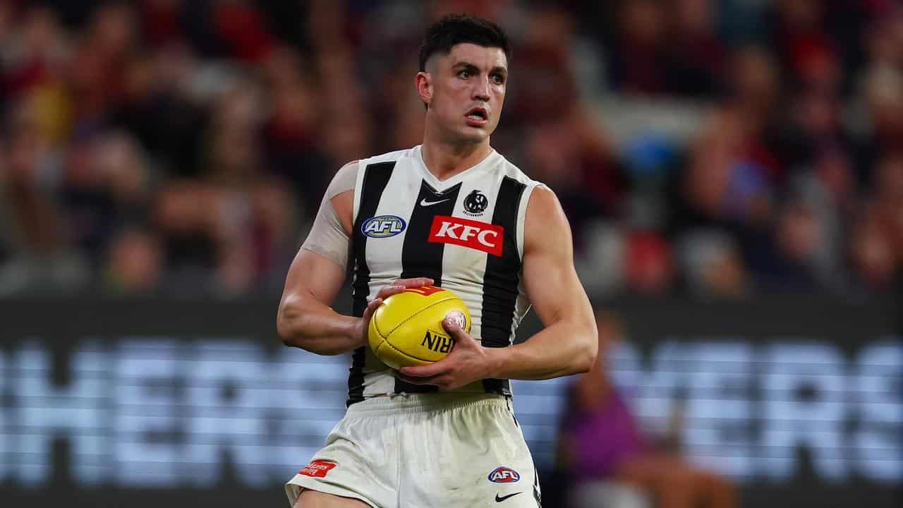 'Pies flag star Maynard escapes unhurt from car crash