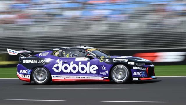 Hill stuns Feeney for first Supercars win in Melbourne