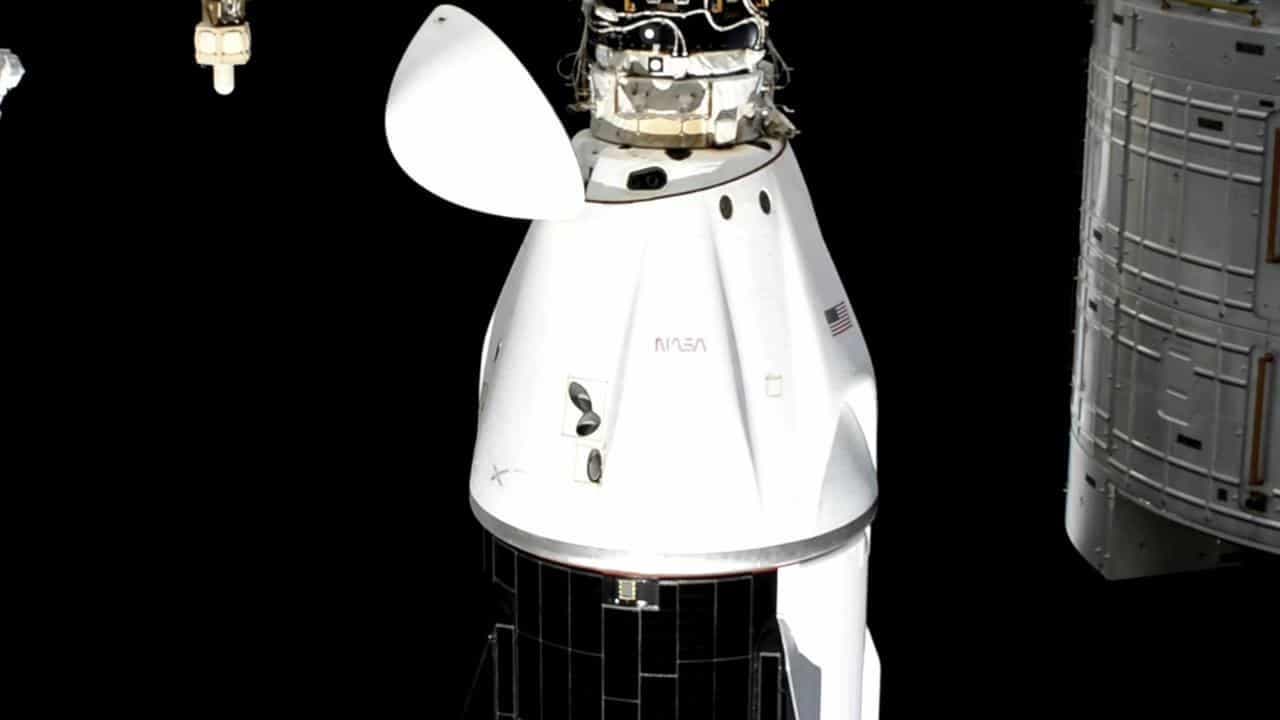 Stuck astronauts head home after marathon stay in space