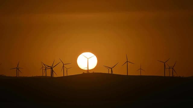 Government kicks can down the road on climate target