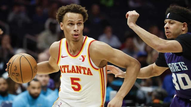Daniels proves a steal as Hawks trounce Hornets