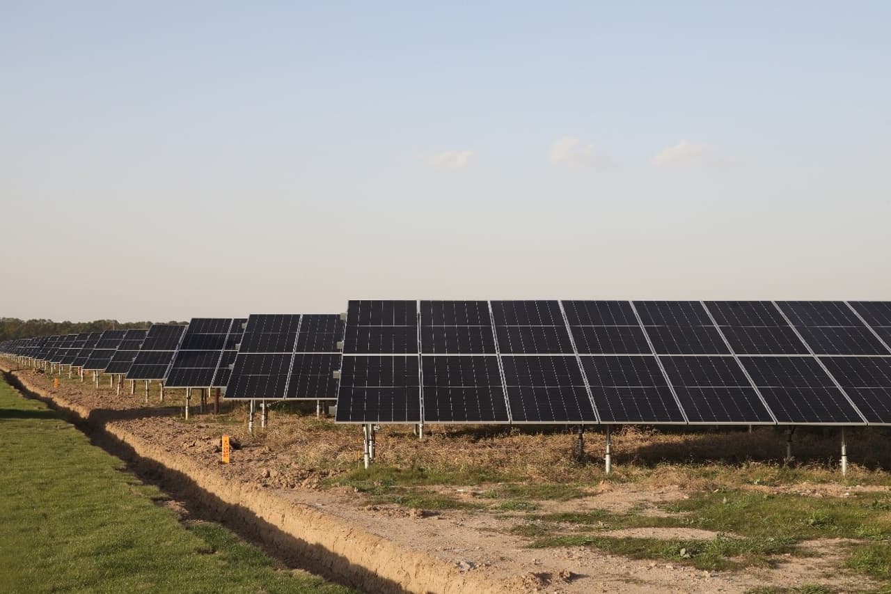 LONGi Hi-MO X6 Anti-Glare Solar Modules - More Power and No Glare Pain