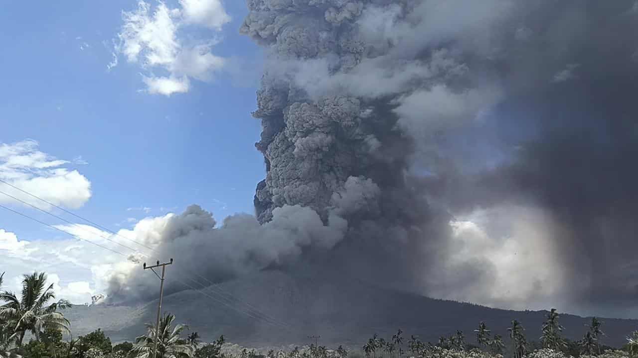 Some Australia-Bali flights cancelled as volcano erupts