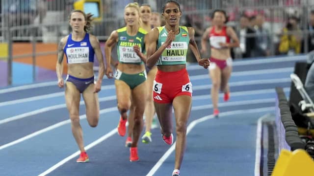 Jess Hull, Ky Robinson hit medal trail at world indoors
