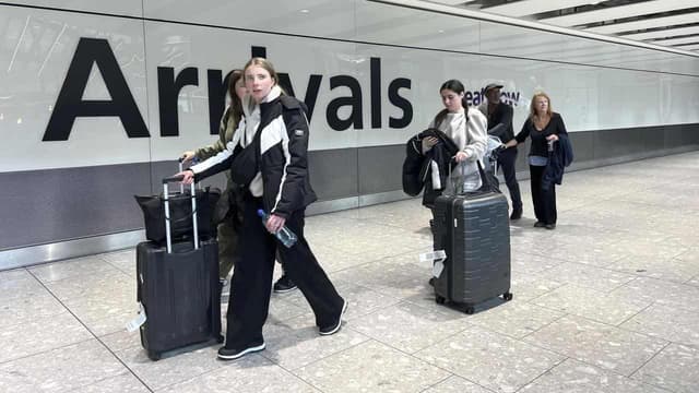 UK government orders probe into Heathrow shutdown