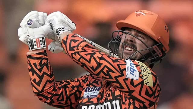 Dazzling Head start fuels Cummins' Sunrisers in IPL