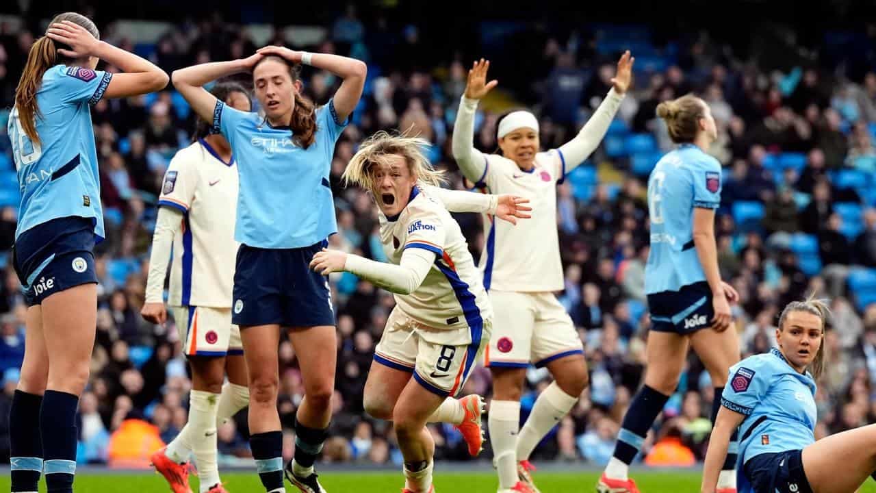 Kerr-less Chelsea get back to winning ways in City saga