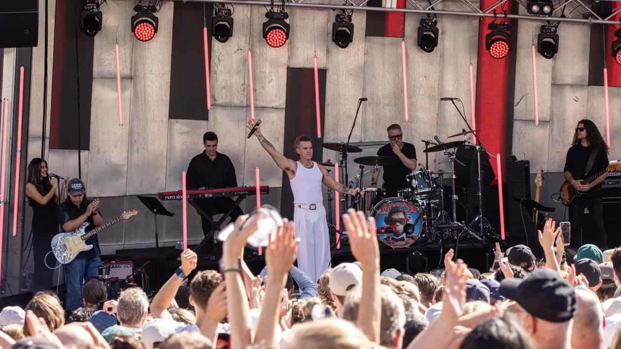 Robbie Williams' Keys to the City honour prompts review