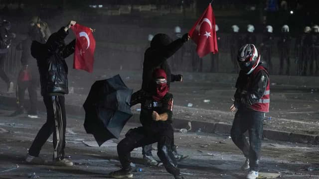 Turkey's opposition leader visits jailed Istanbul mayor