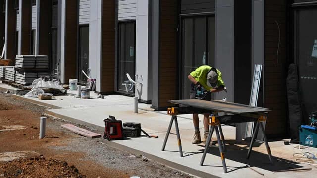 Sliding inflation builds hopes of interest rate cut