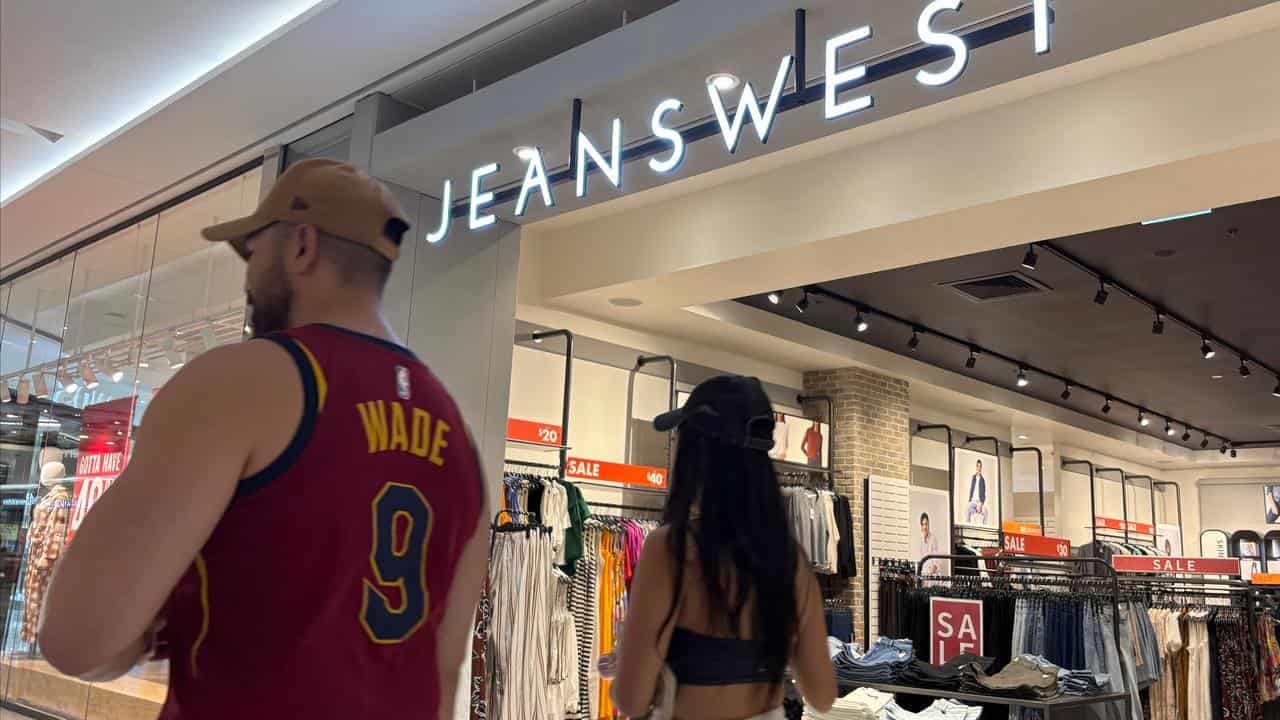 Another retailer goes out of fashion, 600 jobs at risk