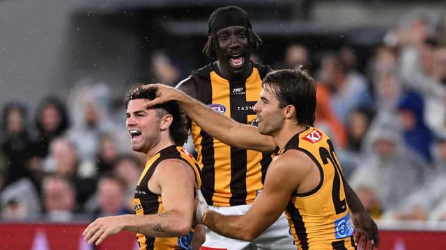 No rest: Hawks still hard at work ahead of Giant test