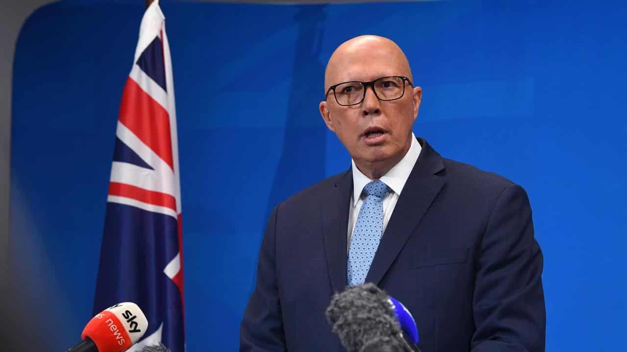 Dutton shrugs off Labor 'sledging', spruiks gas reserve