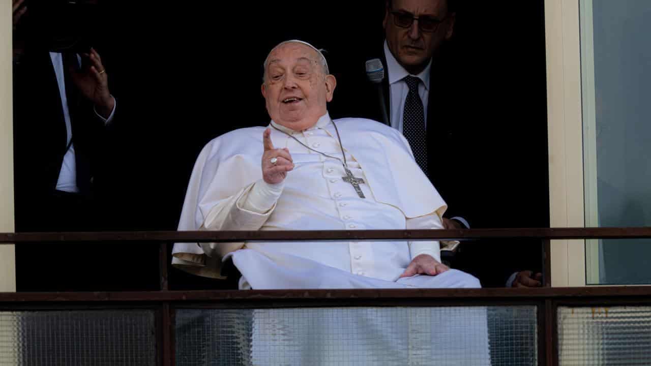 Doctor cites Pope Francis' truly surprising improvement