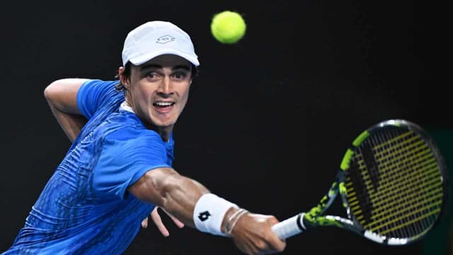 Walton prevails on tough day for Aussies in Houston