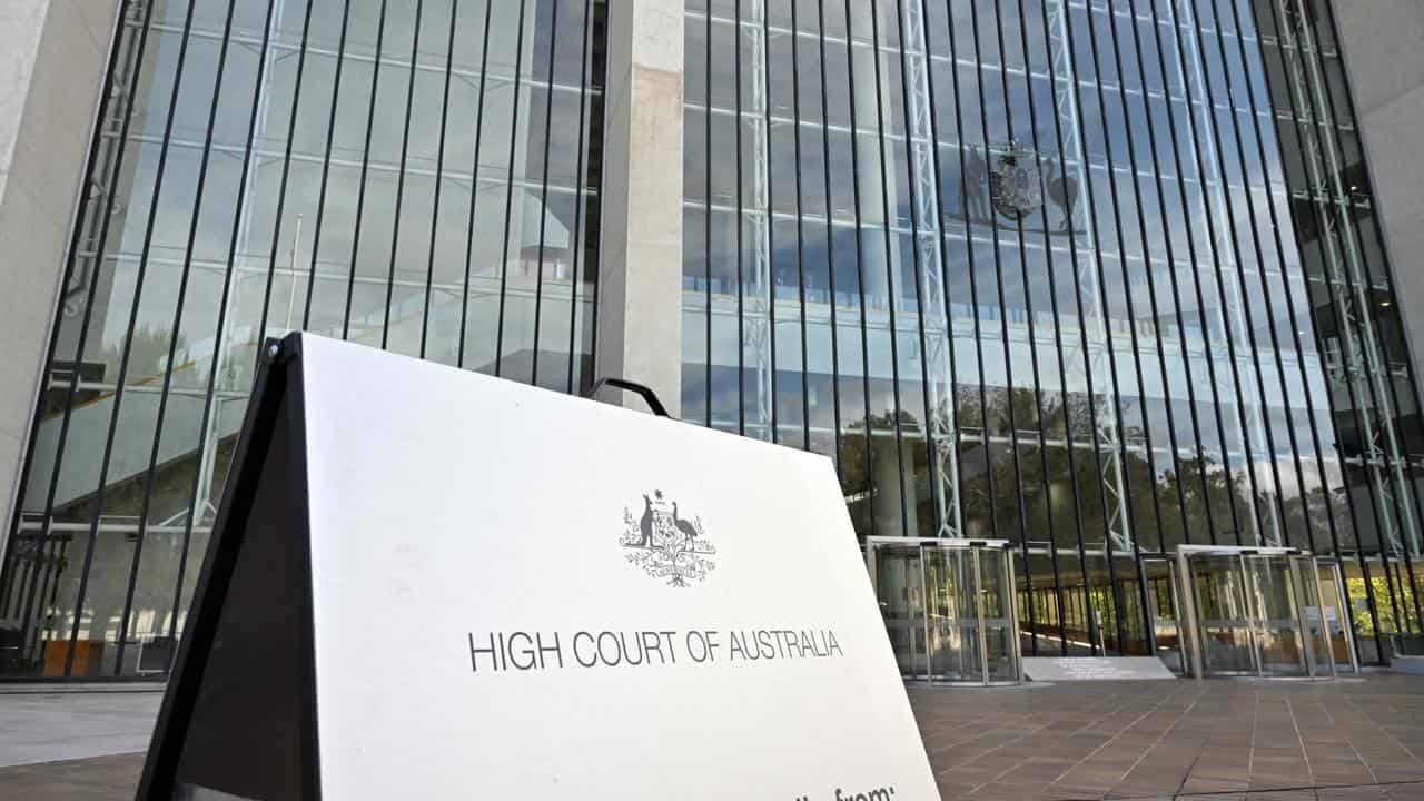Asylum seekers lose illegal detention bid in High Court