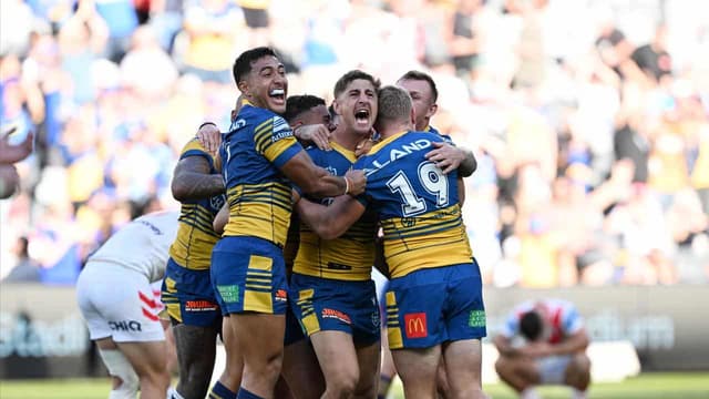 On the wing Lomax no issue with ditching the centres