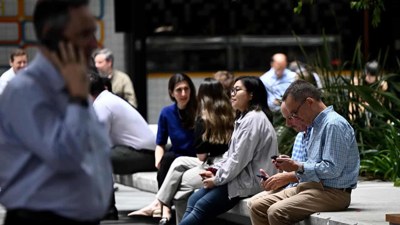 Don't be spooked by sliding super, funds warn members