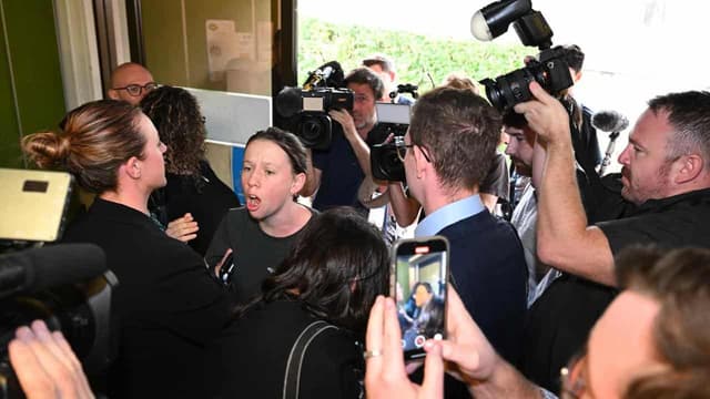 PM accused of 'condemning young people' at health pitch