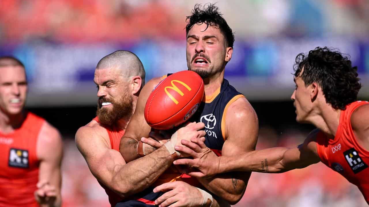 Scott accuses AFL of 'cherry-picking' umpiring mistakes