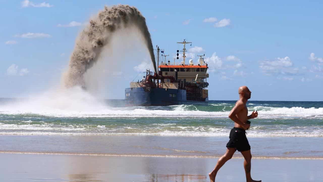 Plumes of flying sand to save iconic beaches