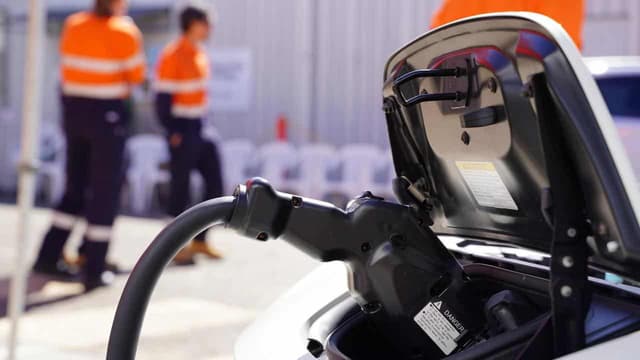 Electric cars to rev up the energy grid, one at a time