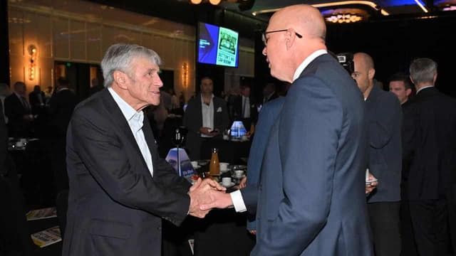 Dutton on defensive over campaign as coalition bleeds