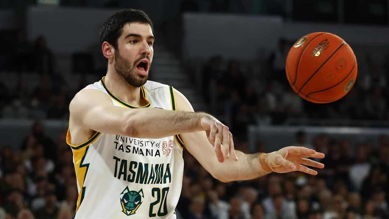 Melbourne add Fabijan Krslovic in NBL title hunt