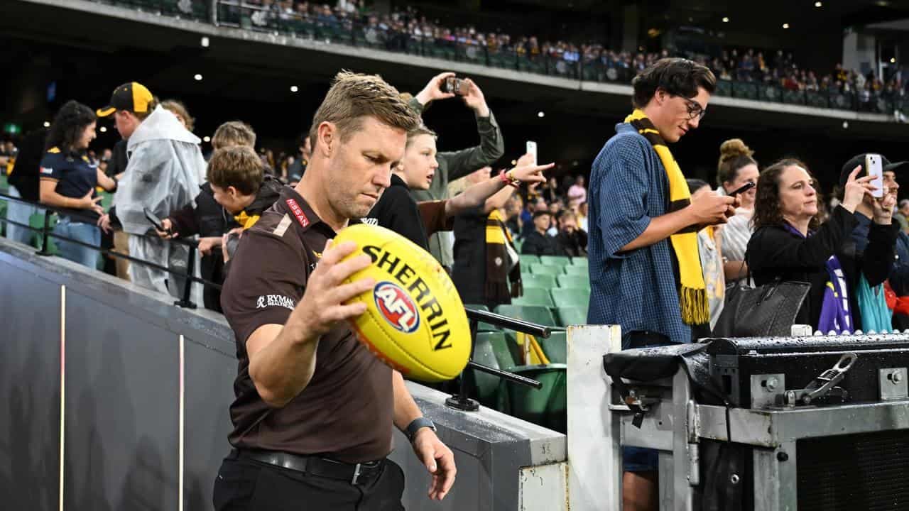 Hawks coach Mitchell addresses Allen meeting, furore