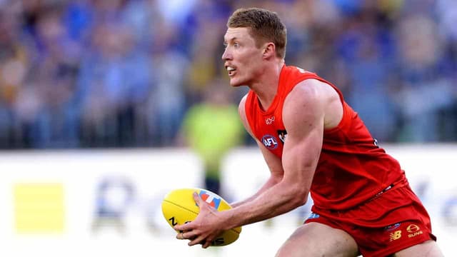 Rowell steers Suns past Kangas in AFL's Barossa debut