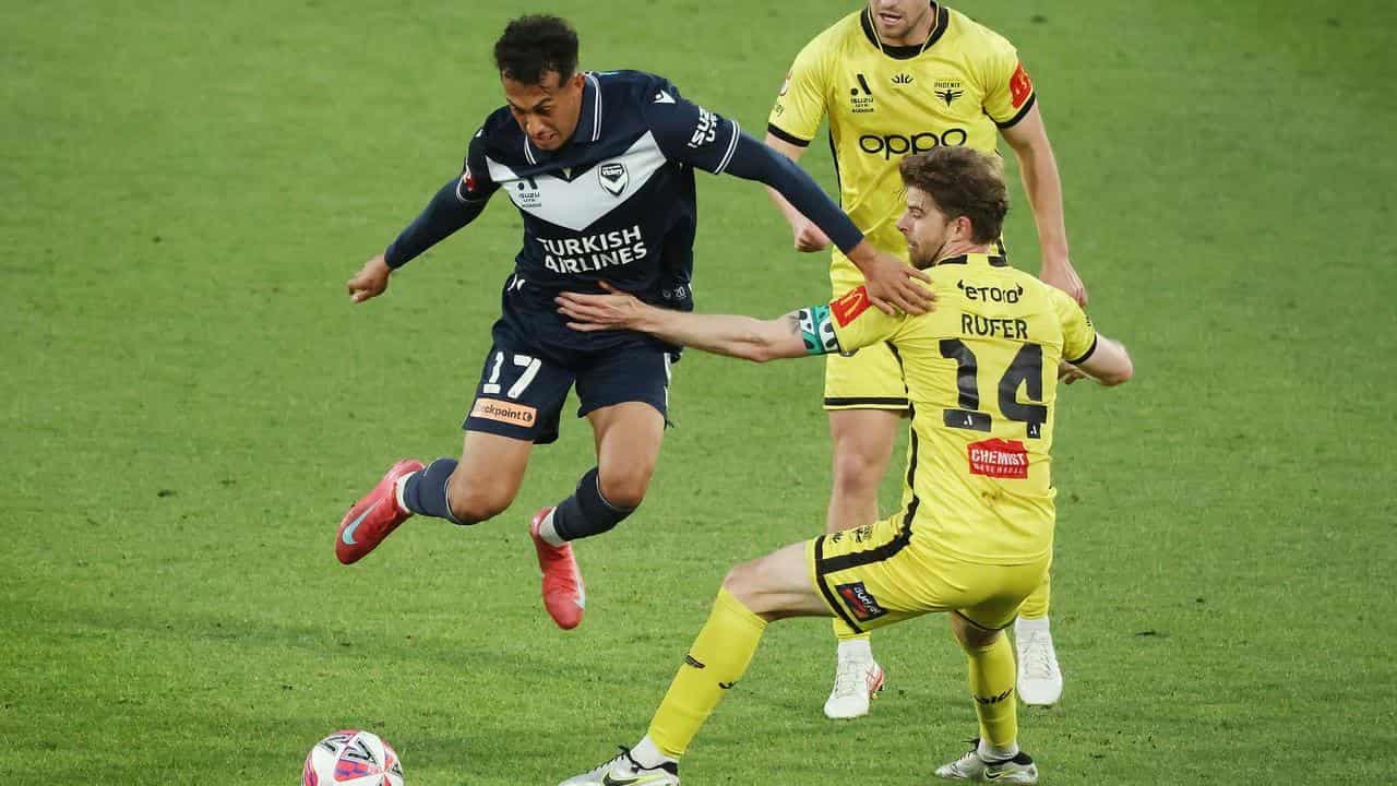 Velupillay on song as Victory sink struggling Phoenix