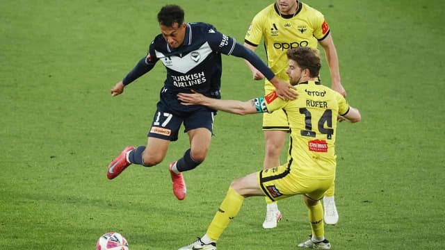 Velupillay on song as Victory sink struggling Phoenix