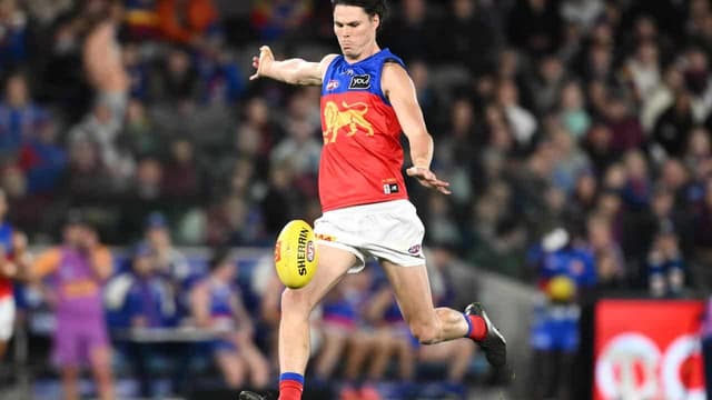 Lions rally to beat Bulldogs in classic, now 5-0 in AFL