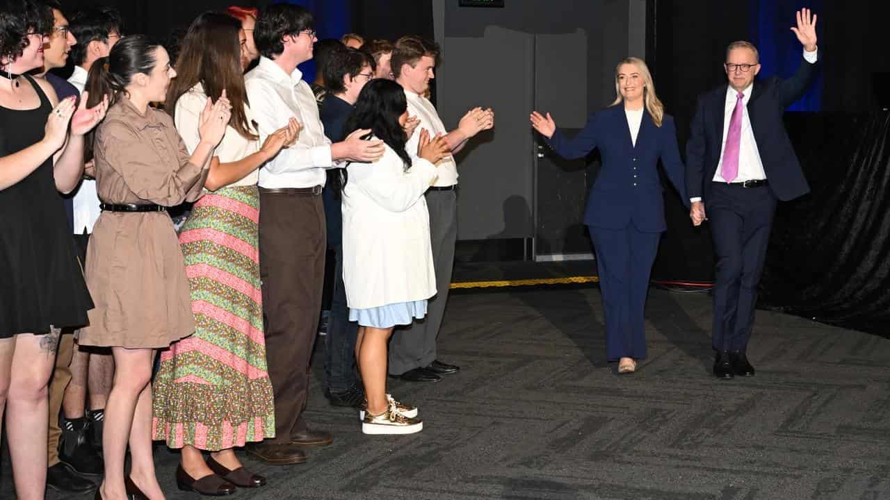 Labor rouses true believers as campaign hits full swing