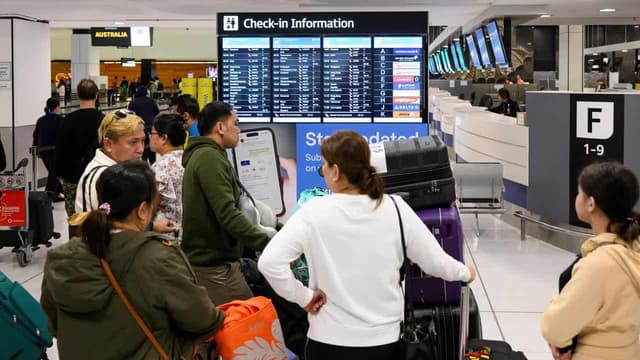 Aussies shun US as Trump slump, dollar dive slow travel