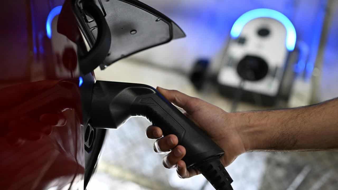 Call for workplace change to drive electric car take-up