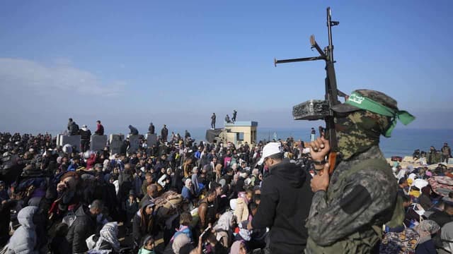 Hamas 'ready to release all hostages' to end Gaza war