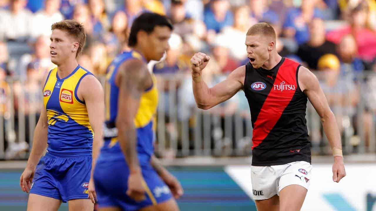 Wright kicks six as Bombers beat Eagles in thriller