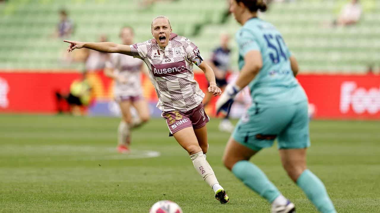 Matildas' Yallop injured as Victory beat Roar in ALW