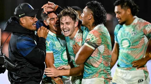 Ice-cool Metcalf strikes gold as Warriors sink Broncos